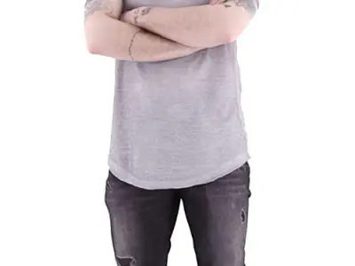 Joel Posed 003