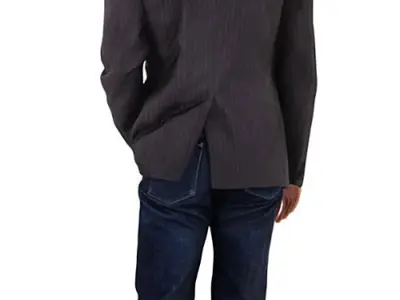 Lee Posed 009
