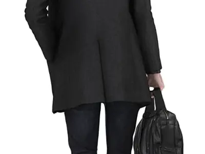Elias Posed 007