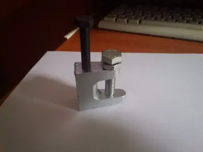 Squeezer metal clamp Free 3D model