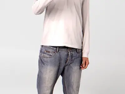 Posed 00210 15