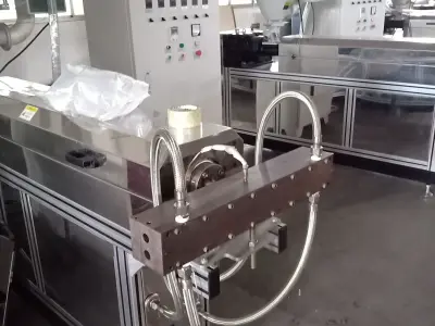 Melt-blown fabric extrusion molding machine  3D model