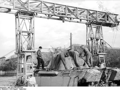 WW2 Field Repair Crane and Gantery 3D model