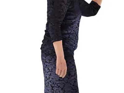 Caren Posed 009