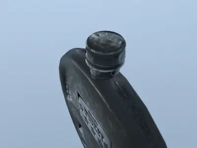 Old flask whiskey Low-poly 3D model