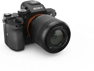  Sony Alpha 7R III with three lenses 