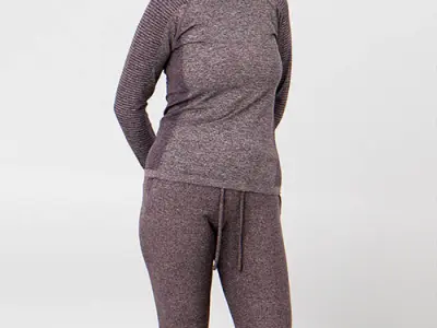 Posed 00146 15