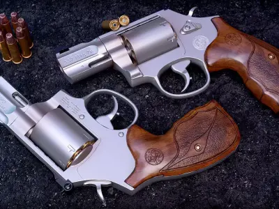 model 357 Magnum Barrel 7 Rounds Wood Grip Low-poly 3D model