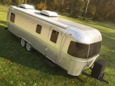 Airstream Classic trailer 2017 3D model