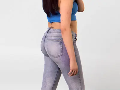 Posed 00222 17