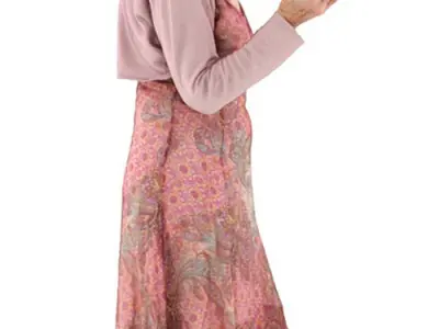 Caren Posed 006