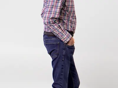 Posed 00122 06