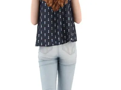 Hannah Posed 009