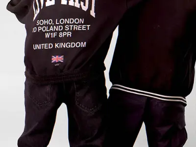Posed 90003 04