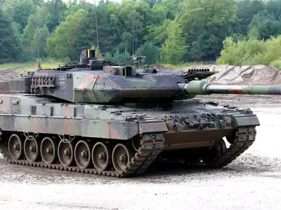 Leopard 2A5 and 2A6 Tank  3D model