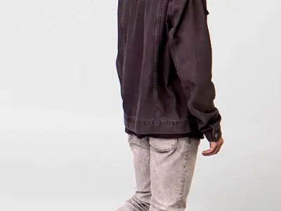 Posed 00218 29
