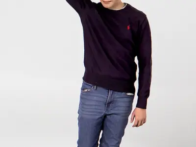 Posed 00117 12