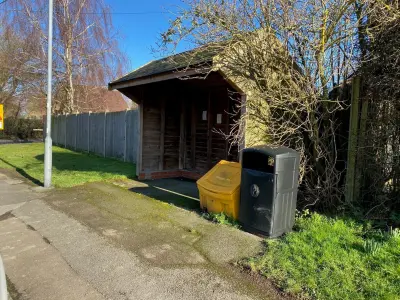 Model Railway Wooden Bus Shelter 3D print model