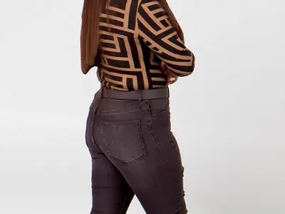 Posed 00190 17
