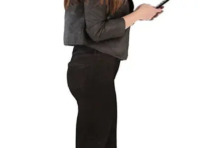 Emma Posed 009