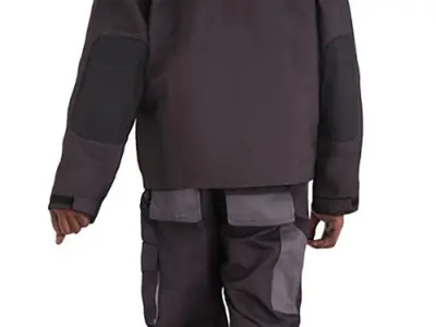 Tyrone Posed 019