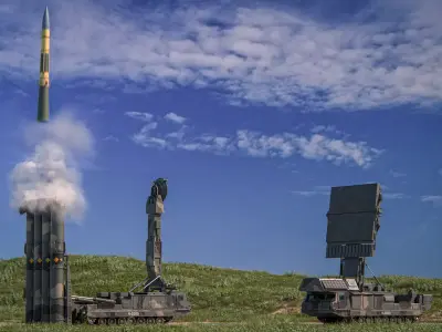 S-300V4  and Radar 9S15M  Rocket 9M82M Low-poly 3D model