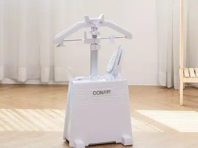 Mobile Dual Power Stand Type Steam Iron GS88K 3D model