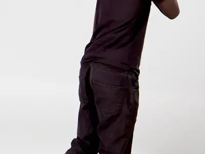 Posed 00327 05