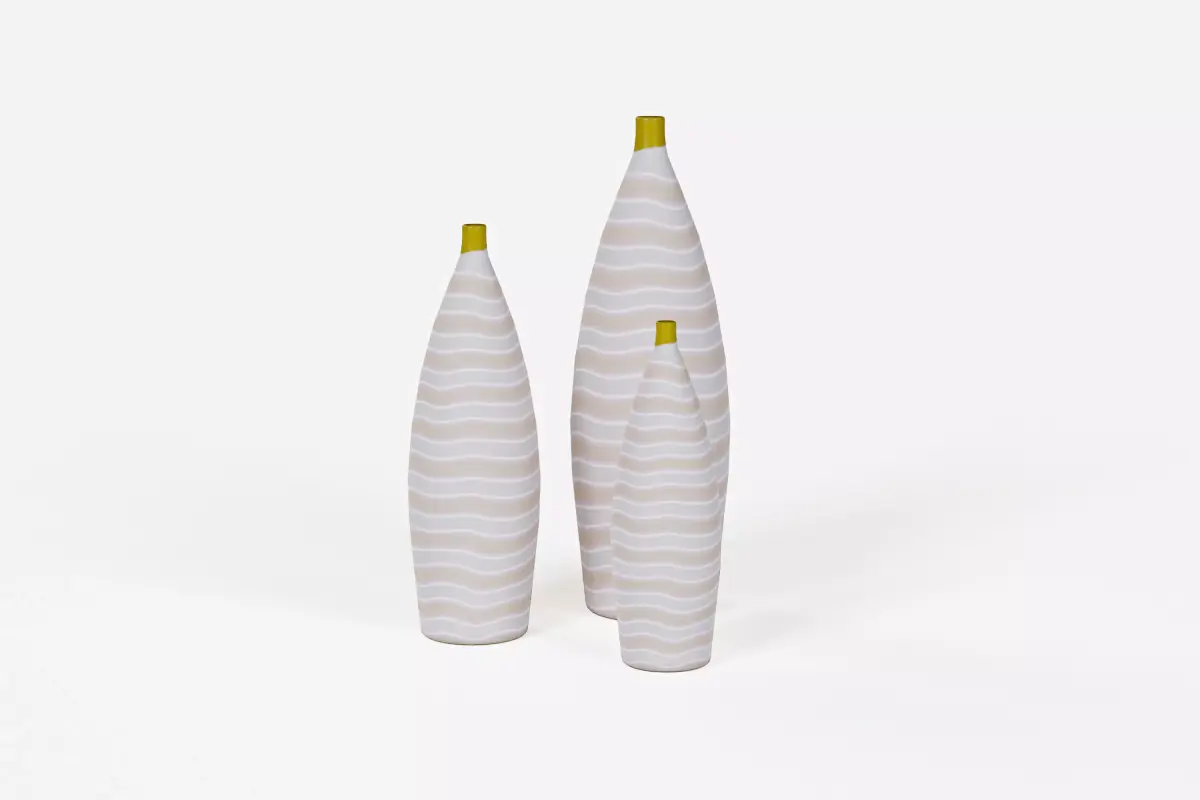 Free Vases Free low-poly 3D model