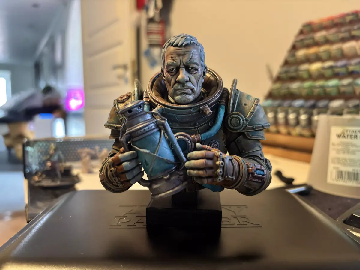 The Last Lantern SciFi Steampunk Explorer Miniature Bust 3D print model
