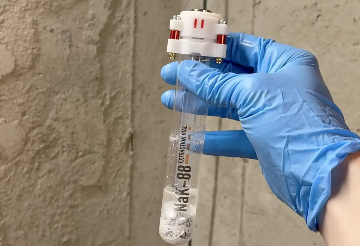 Sci Fi Lab Vial Crash Makerspace NaK Stabilization 3D print model