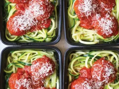 3D Model Food Healthy Meal Prep Boxes Low-poly 3D model