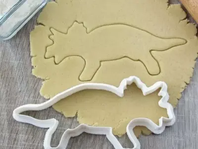 Dinosaur Triceratops cookie cutter for professional Free 3D print model
