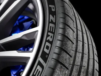 Pirelli E 245 35 R21 3D model