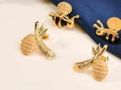 Honey earring 3D model