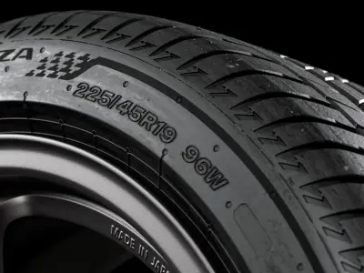 Bridgestone Turanza 225 45 R19 96W 3D model