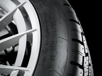 Pirelli Sottozero 235 40 R18 3D model