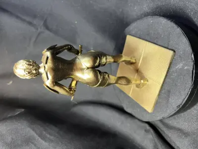 Bo the Armored Energy Sword Woman 3D print model