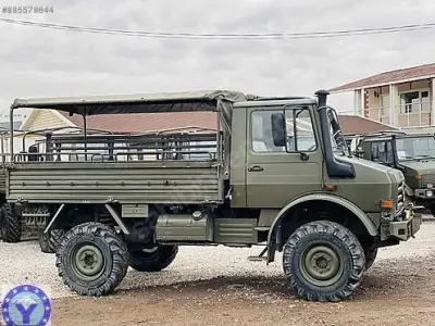 Mercedes Unimog  3D model