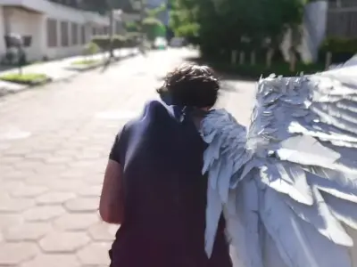 Realistic Angel Wings Free low-poly 3D model