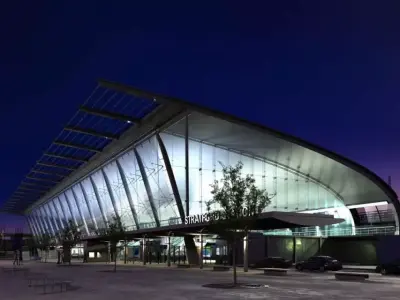 Central Shopping Mall Building With Parking 3D model