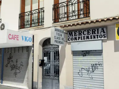 Building with two floors and roof Low-poly 3D model