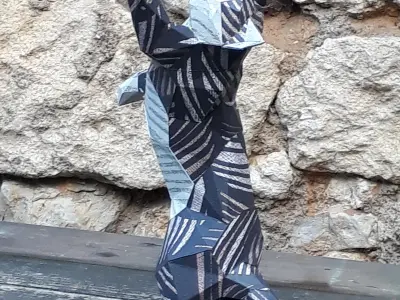 Cat catcher lowpoly paper Free low-poly 3D model