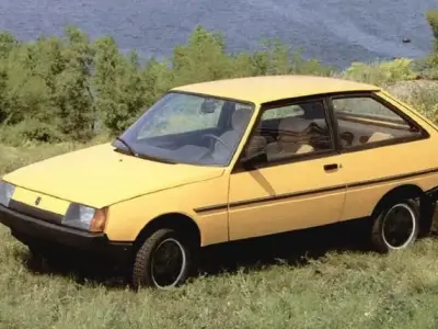 Tavria Soviet Car Free low-poly 3D model