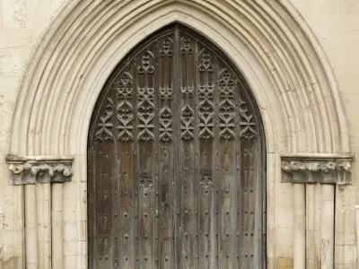 pointed ARCH Low-poly 3D model