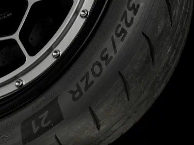 Michelin Pilot Sport CUP 2 R 325 30 ZR21 108Y V2 3D model