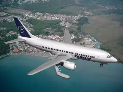 Boeing 737-300 Tarom 3D model
