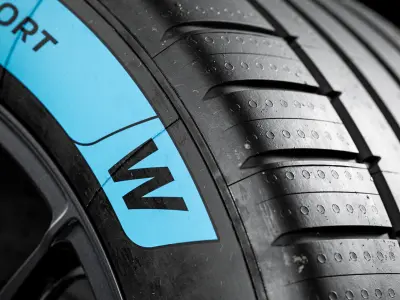 MICHELIN Pilot Sport Hypercar GTP 34 71 18 W 3D model