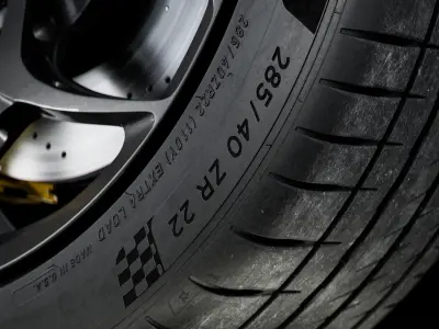 Michelin Pilot Sport 4S 285 40 ZR22 110Y XL MO1 3D model