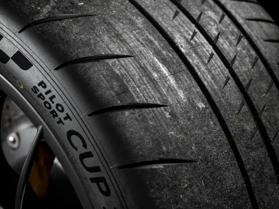 Michelin Pilot Sport CUP 2 R V3 325 30 ZR21 108Y 3D model